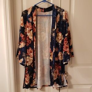 Floral velvet kimono